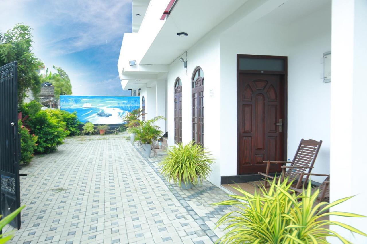 Royal Rich Villa 앰발랑고다 외부 사진