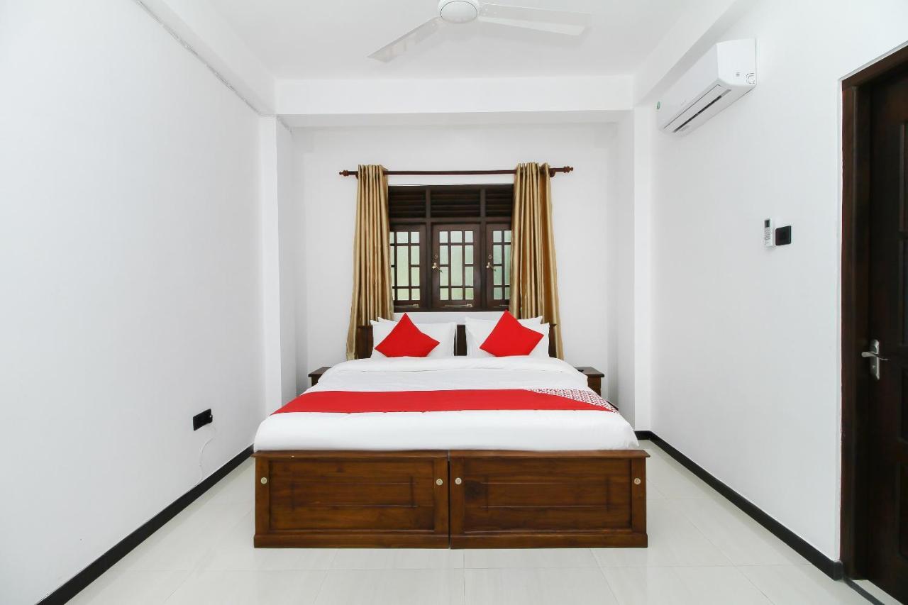 Royal Rich Villa 앰발랑고다 외부 사진