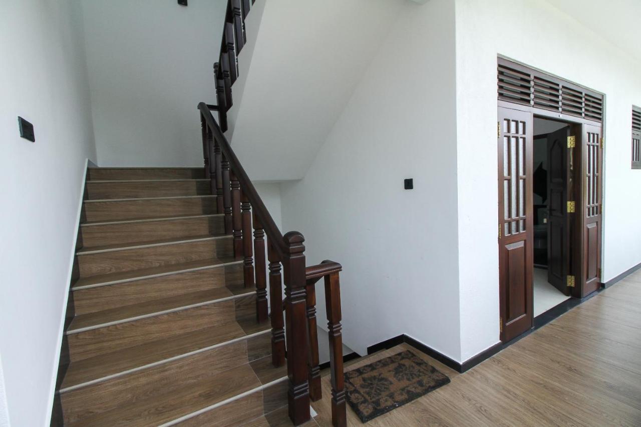 Royal Rich Villa 앰발랑고다 외부 사진