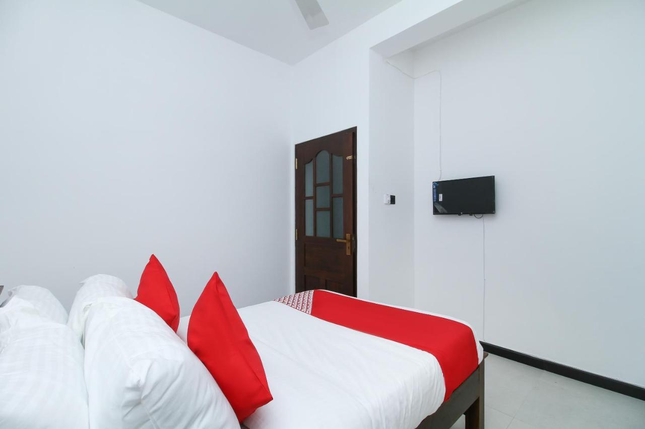 Royal Rich Villa 앰발랑고다 외부 사진