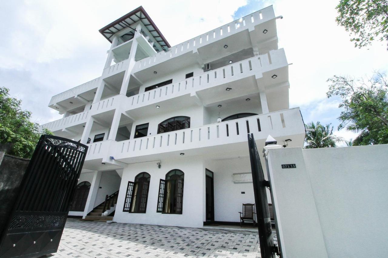 Royal Rich Villa 앰발랑고다 외부 사진