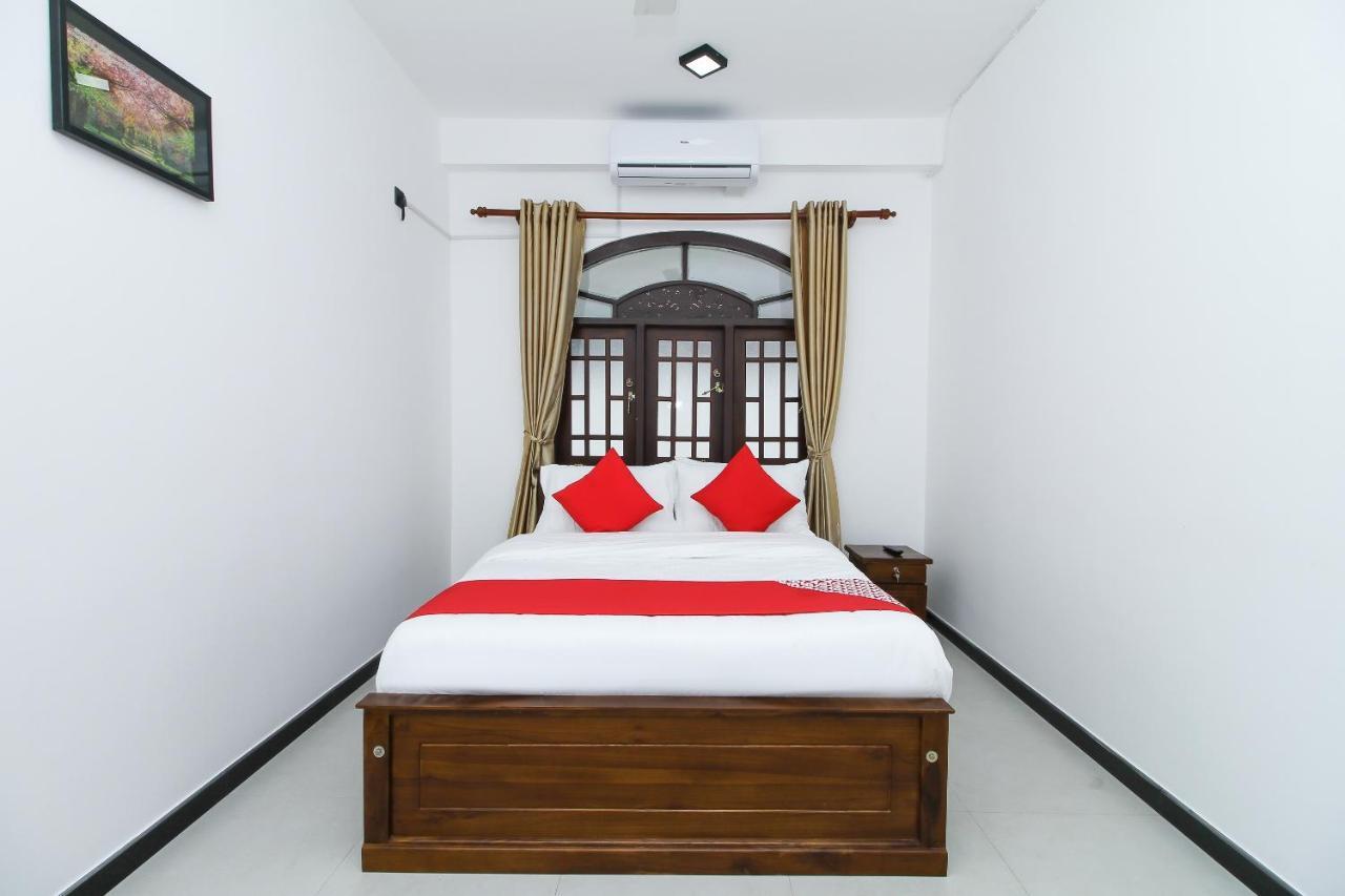 Royal Rich Villa 앰발랑고다 외부 사진